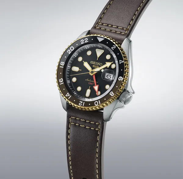 Seiko 5 Sports GMT SBSC020 — Serie SKX — foto 3